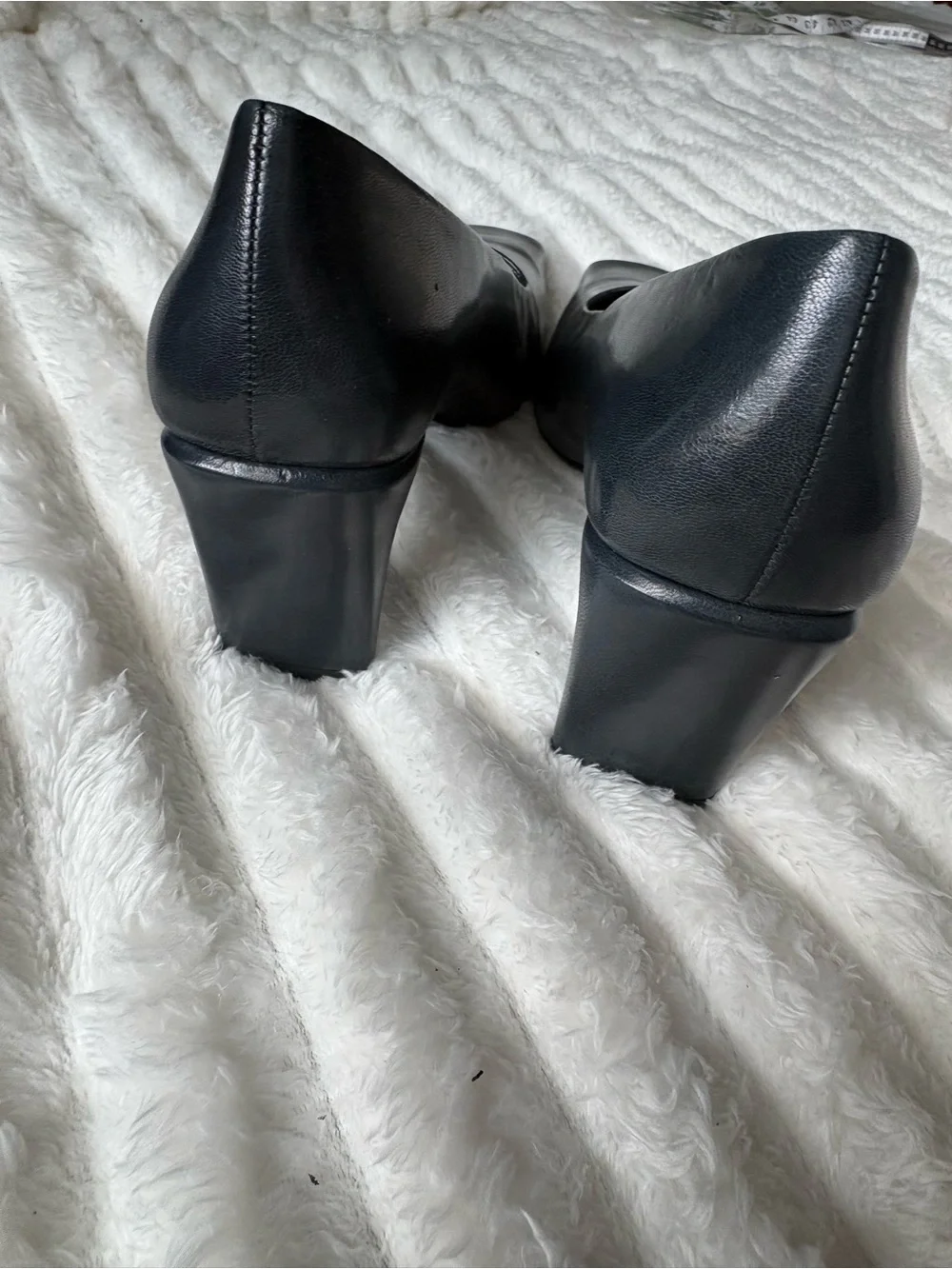 Enzo Angiolini Earla Navy Leather Pumps Womens 8N Narrow Square Toe